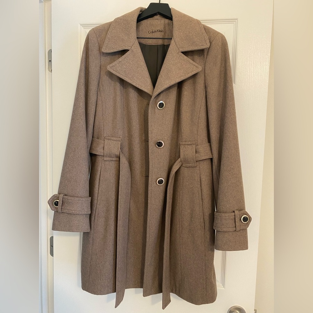 Calvin Klein Women's Single-Breasted Notched-Collar Coat in Oat, size M/10.
